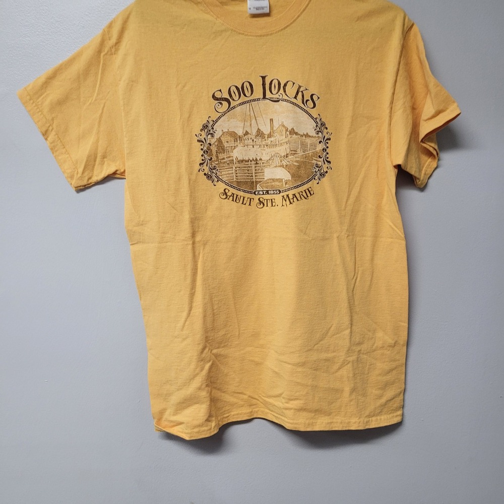 Gildan Ultra‎ Cotton Soo Locks Sault Ste Marie Graphic T Shirt Size Medium